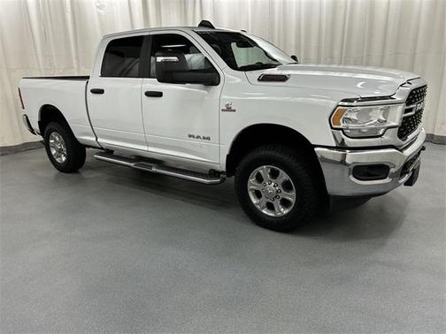 2023 RAM 3500 Big Horn Crew Cab 4x4 6'4' Box