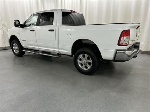 2023 RAM 3500 Big Horn Crew Cab 4x4 6'4' Box
