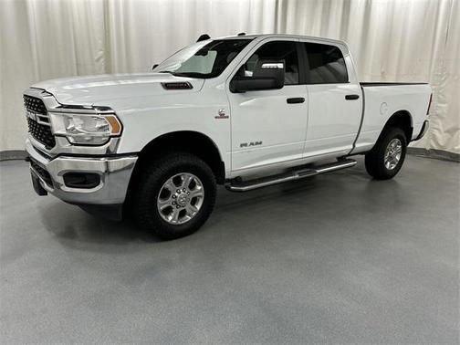 2023 RAM 3500 Big Horn Crew Cab 4x4 6'4' Box