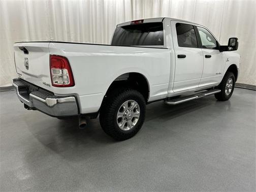 2023 RAM 3500 Big Horn Crew Cab 4x4 6'4' Box