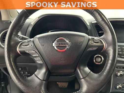 2018 Nissan Pathfinder SL