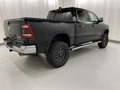 Diamond Black Crystal Pearlcoat 2021 RAM 1500 Laramie