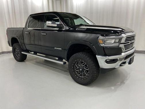 Diamond Black Crystal Pearlcoat 2021 RAM 1500 Laramie