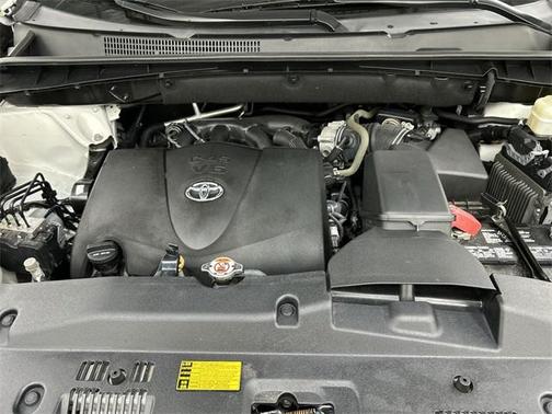 2017 Toyota Highlander LE