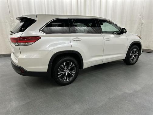 2017 Toyota Highlander LE