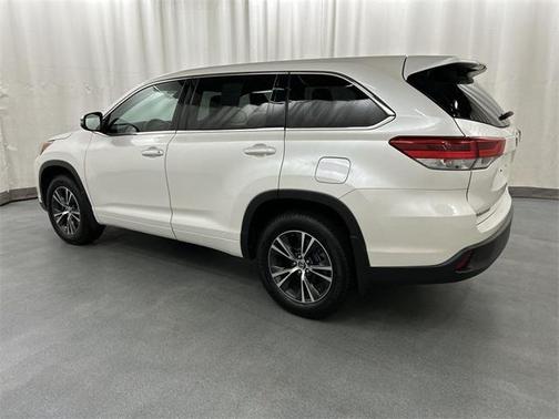 2017 Toyota Highlander LE