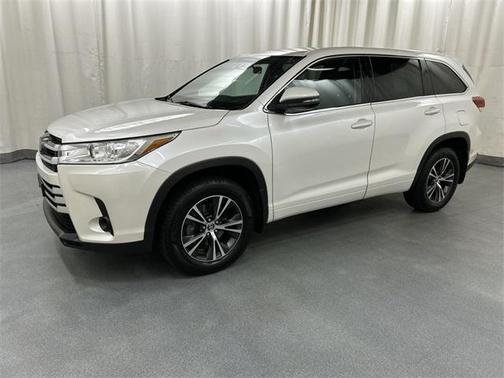 2017 Toyota Highlander LE