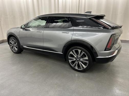 2025 Cadillac OPTIQ Luxury 2 AWD