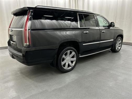 2018 Cadillac Escalade ESV Luxury