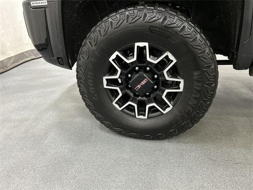 2025 GMC Sierra 2500 AT4