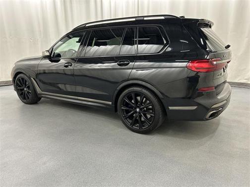 2021 BMW X7 M50i