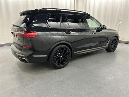 2021 BMW X7 M50i