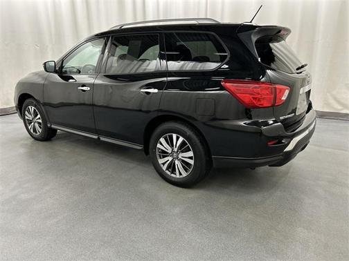 2018 Nissan Pathfinder SV