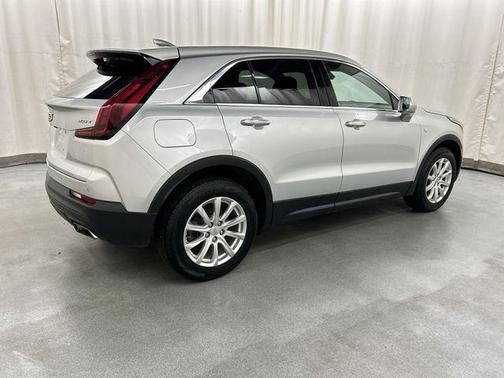 Radiant Silver Metallic 2019 Cadillac XT4 Luxury