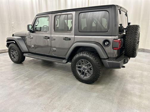 Granite Crystal Metallic Clearcoat 2025 Jeep Wrangler Sport S