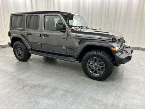 Granite Crystal Metallic Clearcoat 2025 Jeep Wrangler Sport S