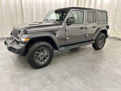 Granite Crystal Metallic Clearcoat 2025 Jeep Wrangler Sport S