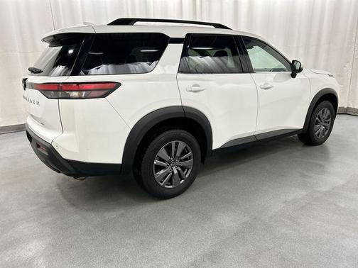 2025 Nissan Pathfinder SV 4WD