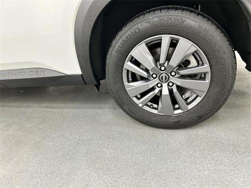 2025 Nissan Pathfinder SV 4WD