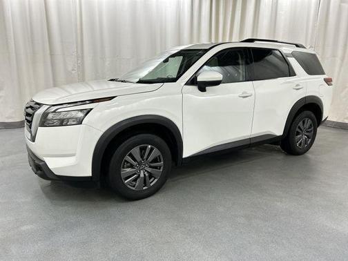 2025 Nissan Pathfinder SV 4WD