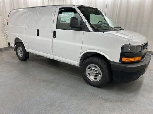 Summit White 2026 Chevrolet Express 2500 Work Van