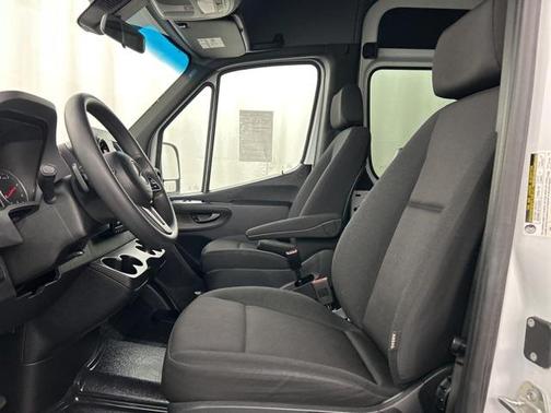 2024 Mercedes-Benz Sprinter 2500 Standard Roof