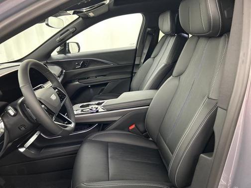 2025 Cadillac LYRIQ Luxury w/1SC