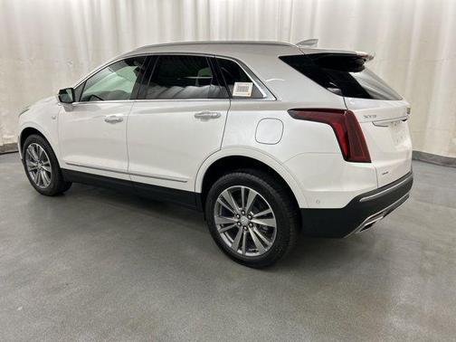 Crystal White Tricoat 2026 Cadillac XT5 Premium Luxury