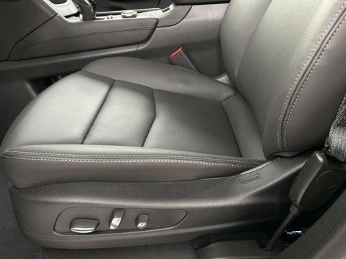 Crystal White Tricoat 2026 Cadillac XT5 Premium Luxury