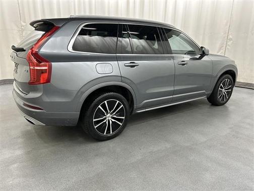 2020 Volvo XC90 T5 Momentum