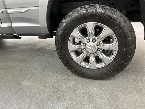 2020 RAM 2500 Limited Crew Cab 4X4 6'4' Box