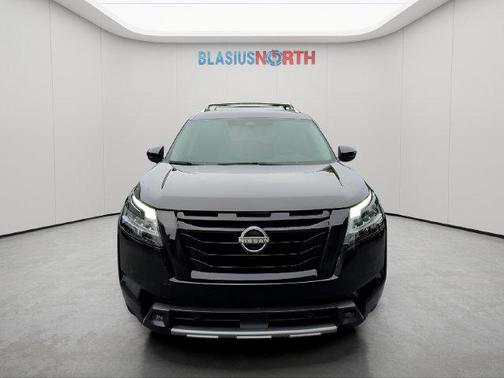 Super Black 2023 Nissan Pathfinder SL 4WD