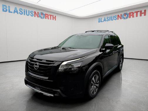 Super Black 2023 Nissan Pathfinder SL 4WD