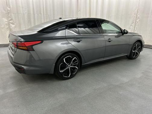 2025 Nissan Altima SR FWD