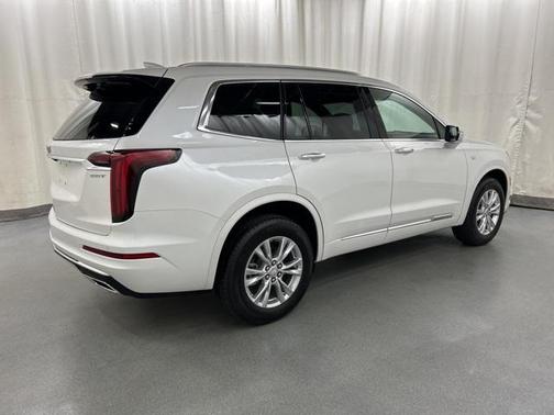 2025 Cadillac XT6 Luxury AWD