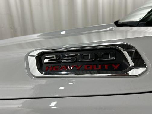 2021 RAM 2500 Big Horn Crew Cab 4x4 8' Box