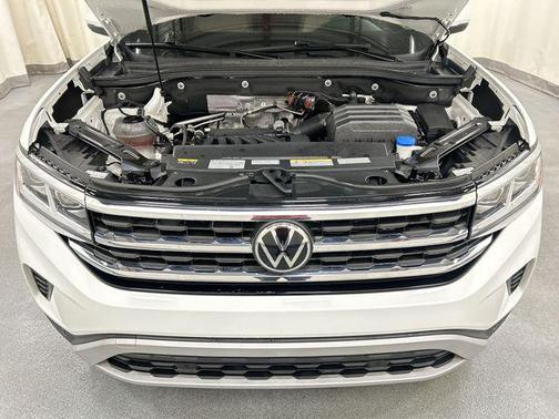 Pure White 2022 Volkswagen Atlas 3.6L SEL