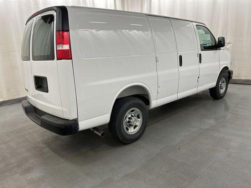 Summit White 2026 Chevrolet Express 2500 Work Van