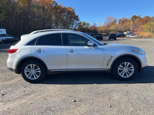 2017 INFINITI QX70 Base