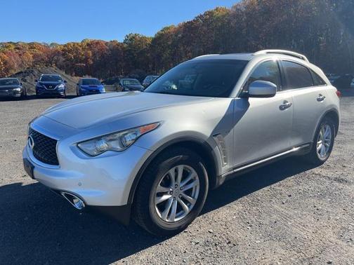 2017 INFINITI QX70 Base