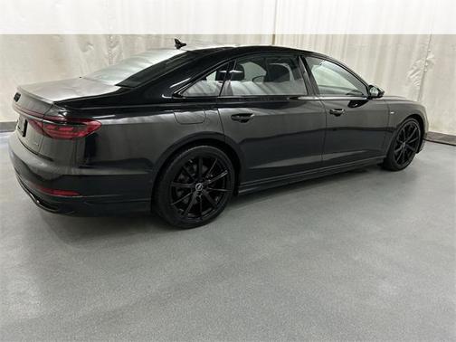 2022 Audi A8 L 55 TFSI quattro Tiptronic