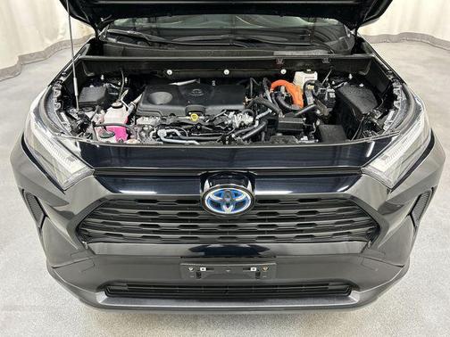 2022 Toyota RAV4 Hybrid XLE