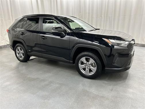 2022 Toyota RAV4 Hybrid XLE