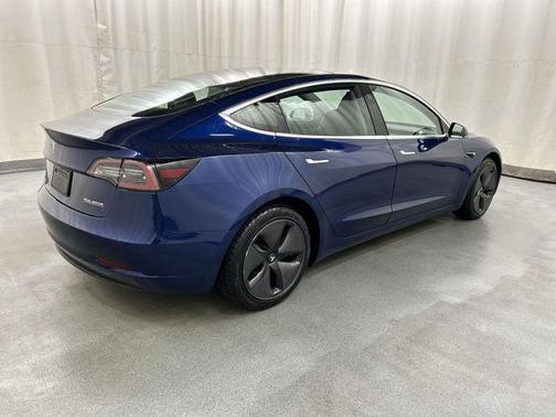 Deep Blue Metallic 2019 Tesla Model 3 Long Range