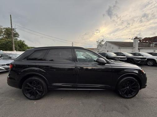 2022 Audi Q7 55 Premium Plus
