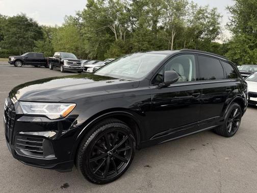 2022 Audi Q7 55 Premium Plus