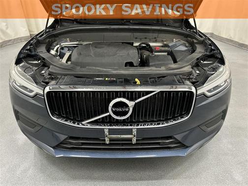 2021 Volvo XC60 T6 Momentum