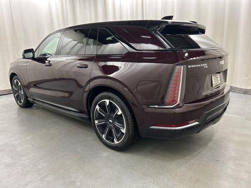 2025 Cadillac Escalade IQ Sport 2