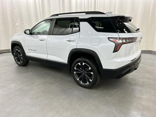 Polar White Tricoat 2026 Chevrolet Equinox AWD RS