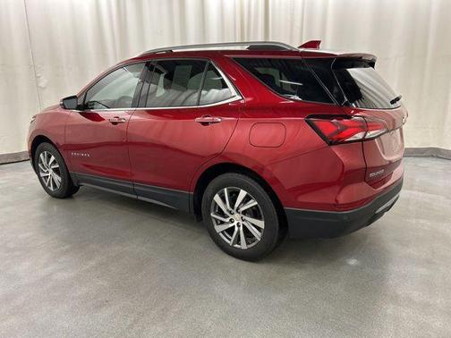 Cherry Red Tintcoat 2022 Chevrolet Equinox Premier w/1LZ